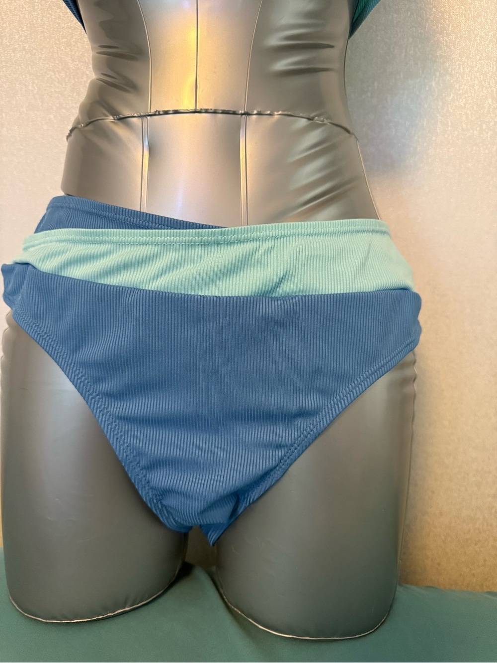Two-Tone Blue Ribbed Bikini Set
#1 - Picture 2 of 15